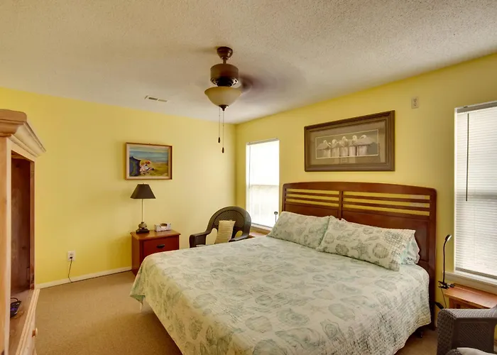 Downtown Home With Yard And Bbq - 6 Mi To Downtown!
