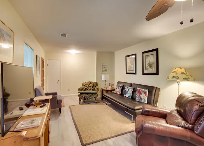 Downtown Home With Yard And Bbq - 6 Mi To Downtown!