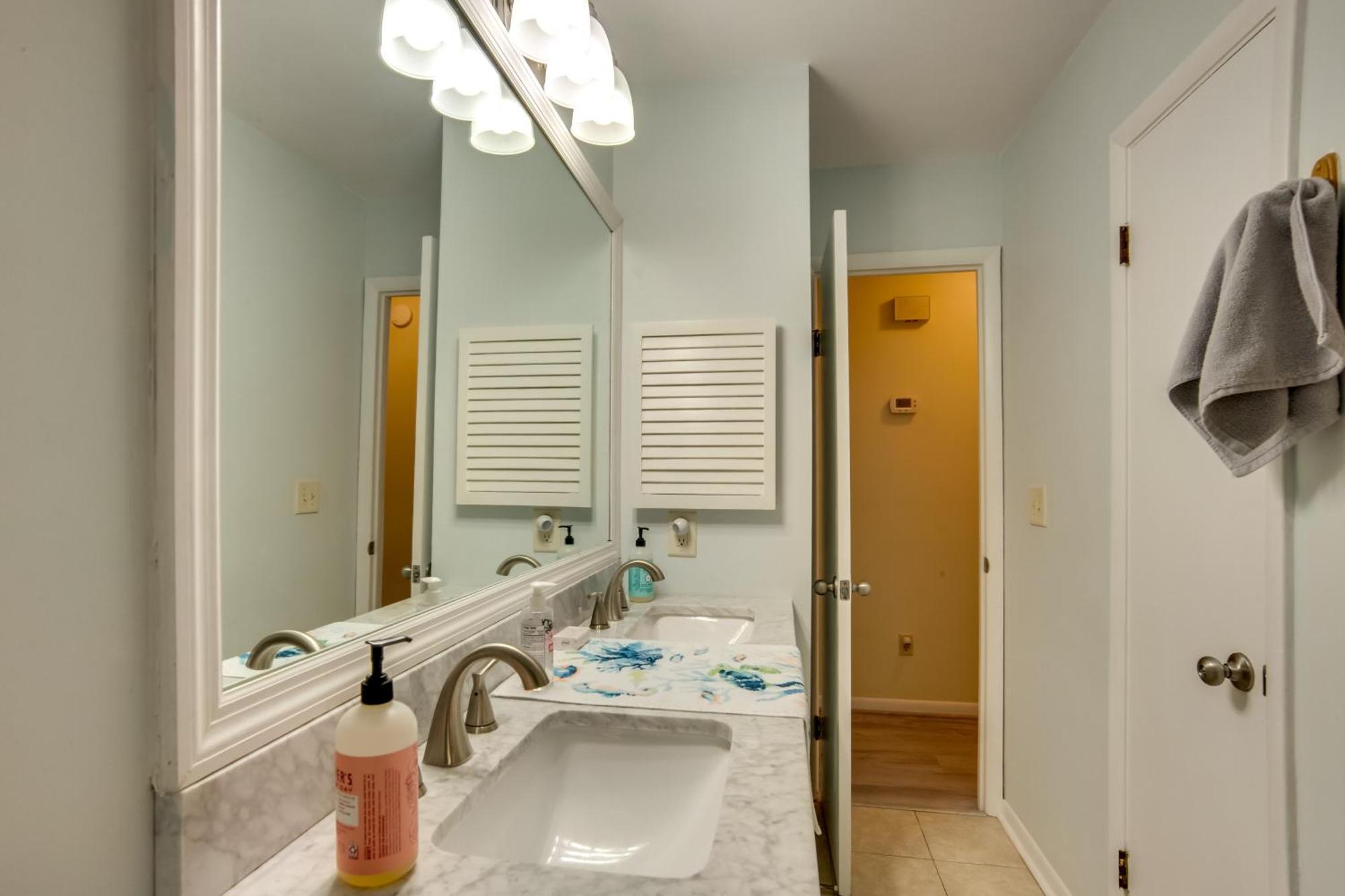 Holiday home Downtown With Yard And Bbq - 6 Mi To Downtown! *