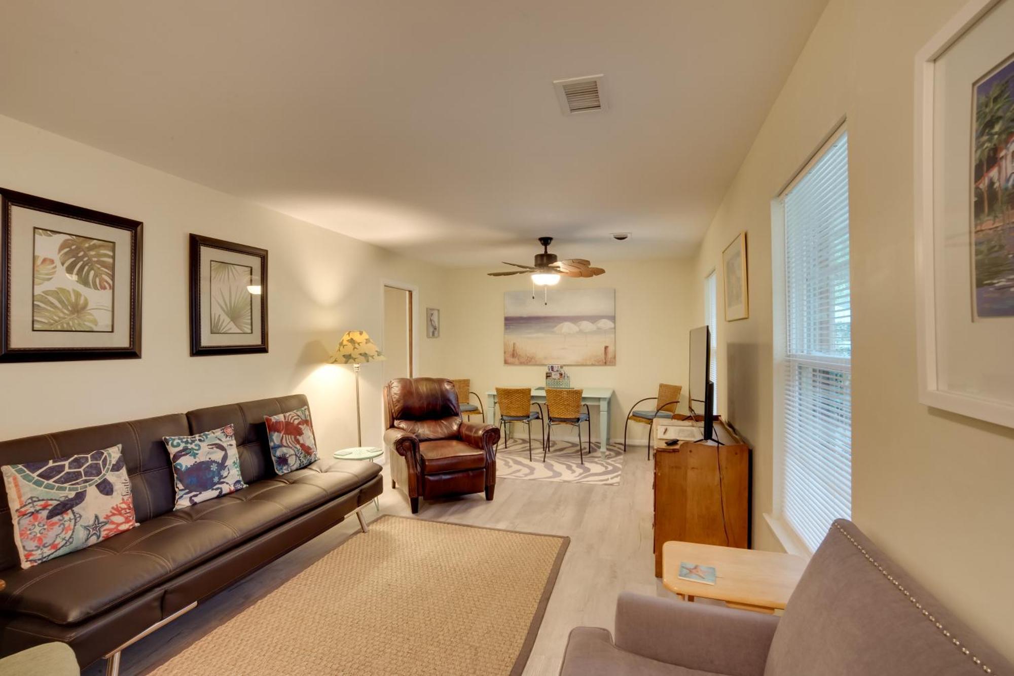 Holiday home Downtown With Yard And Bbq - 6 Mi To Downtown! *